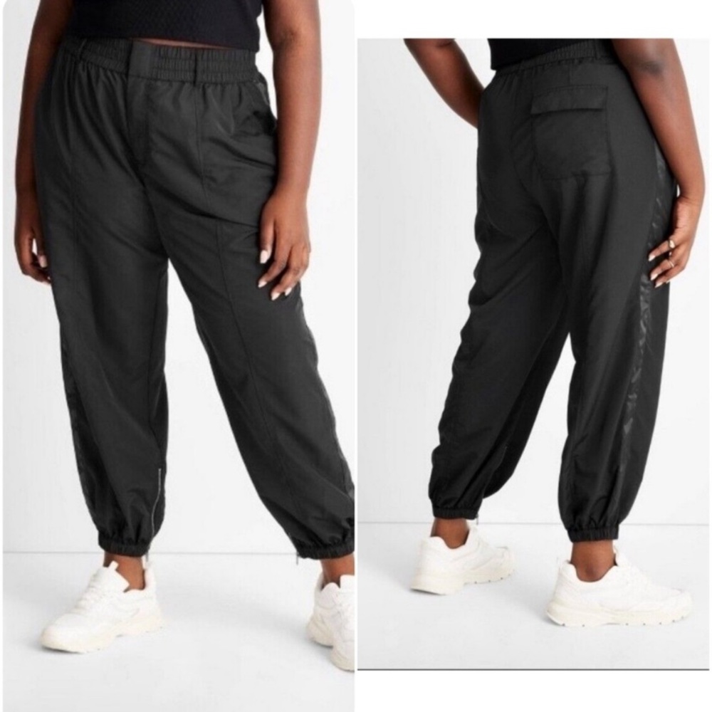 NWT Future Collective 4X elastic waist joggers with stylish design athletic wear - Picture 1 of 10